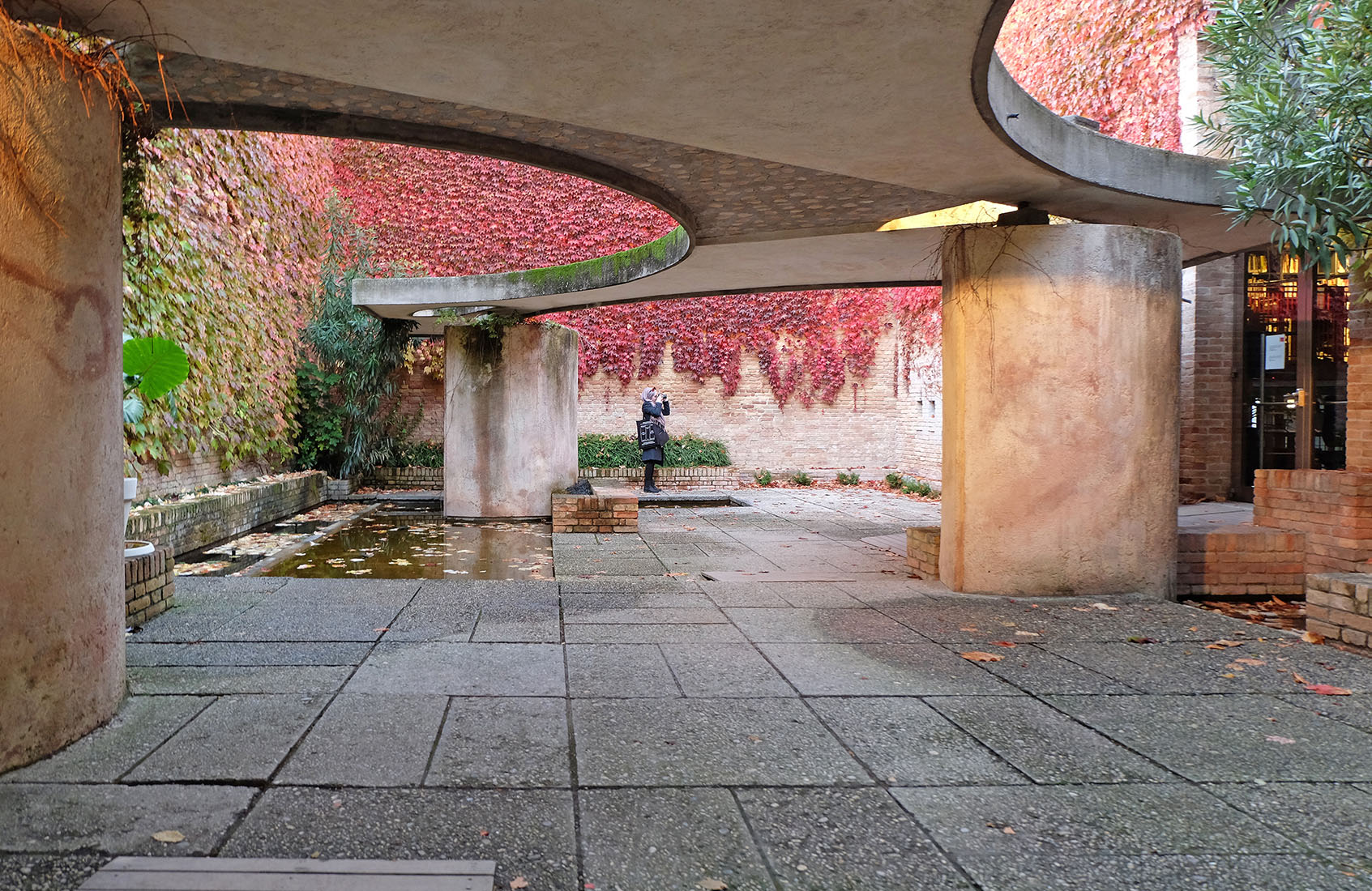 www.archipicture.eu Carlo Scarpa Sculpture Garden for the Venice